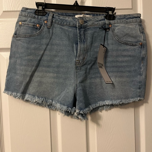 Almost Famous Light Blue Jean Shorts - Picture 1 of 9